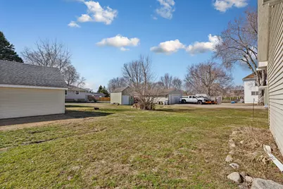 209 Division Street S, Morristown, MN 55052 - Photo 6