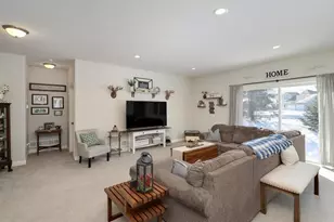 404 Grant Ave SE, Hutchinson, MN 55350 - Photo 4