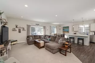 404 Grant Ave SE, Hutchinson, MN 55350 - Photo 6