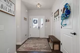 404 Grant Ave SE, Hutchinson, MN 55350 - Photo 2