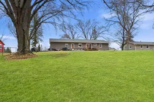 9658 Crestview Dr, Saint Joseph, MN 56374 - Photo 4