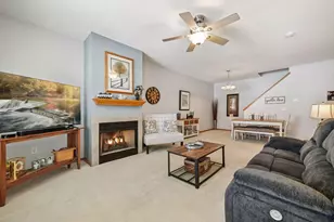 1109 Crystal Ct, Chaska, MN 55318 - Photo 2