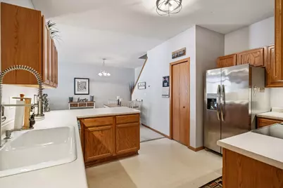 1109 Crystal Court, Chaska, MN 55318 - Photo 8