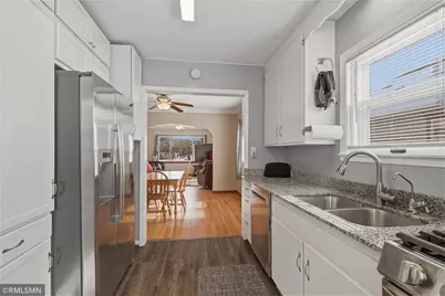 1067 Robert Street S, West Saint Paul, MN 55118 - Photo 10