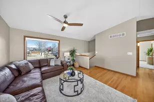 5315 Castleview Dr NW, Rochester, MN 55901 - Photo 6