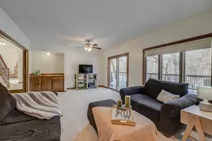 214 Woodridge Dr, Vadnais Heights, MN 55127 - Photo 8