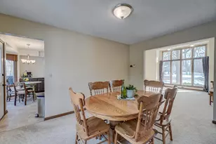 214 Woodridge Dr, Vadnais Heights, MN 55127 - Photo 12