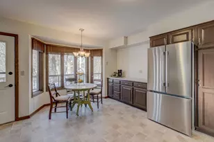 214 Woodridge Dr, Vadnais Heights, MN 55127 - Photo 6