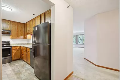 4035 Victoria Street N #212, Shoreview, MN 55126 - Photo 12