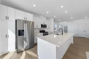 10539 Harbor Ln N, Maple Grove, MN 55369 - Photo 6