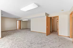 2888 Eagle Valley Dr, Woodbury, MN 55129 - Photo 38