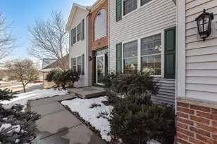 2888 Eagle Valley Dr, Woodbury, MN 55129 - Photo 4