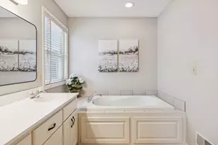 10488 Raleigh Rd, Woodbury, MN 55129 - Photo 36