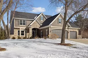 10488 Raleigh Rd, Woodbury, MN 55129 - Photo 1