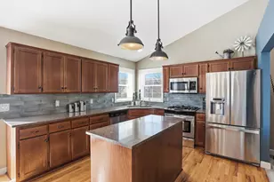 8564 Pine Ct, Victoria, MN 55386 - Photo 4