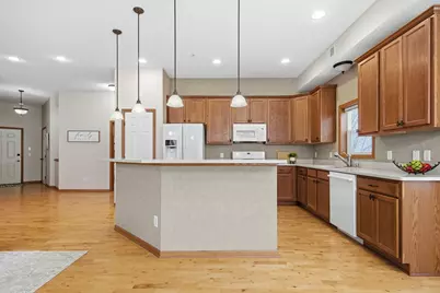 1256 County Road D E #104, Maplewood, MN 55109 - Photo 10