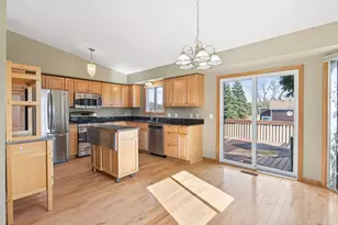 9656 Thomas Ave N, Brooklyn Park, MN 55444 - Photo 4