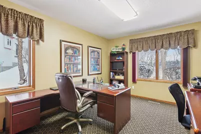 305 Pondview Lane, Chaska, MN 55318 - Photo 36