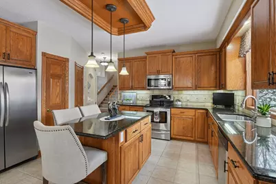 305 Pondview Lane, Chaska, MN 55318 - Photo 14