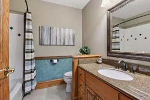 305 Pondview Ln, Chaska, MN 55318 - Photo 30