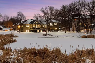 305 Pondview Lane, Chaska, MN 55318 - Photo 2