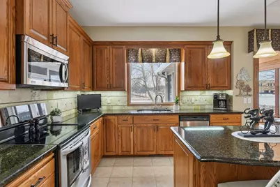 305 Pondview Lane, Chaska, MN 55318 - Photo 12