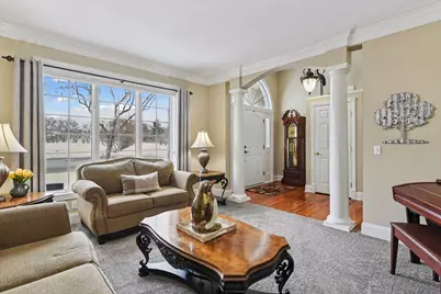 305 Pondview Lane, Chaska, MN 55318 - Photo 8