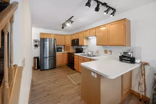 7040 49th St N, Oakdale, MN 55128 - Photo 12