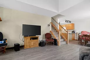 7040 49th St N, Oakdale, MN 55128 - Photo 10