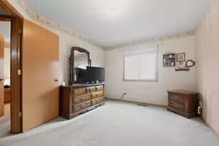 7040 49th St N, Oakdale, MN 55128 - Photo 18