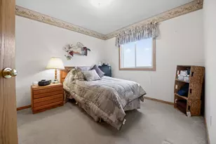 7040 49th St N, Oakdale, MN 55128 - Photo 22