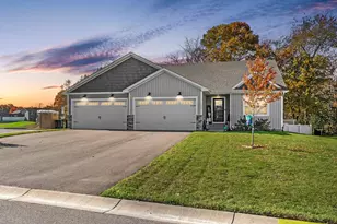 1045 Bellaire Blvd NW, Isanti, MN 55040 - Photo 4