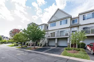 2315 Eagle Trace Ln, Woodbury, MN 55129 - Photo 2