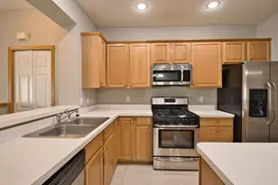 2315 Eagle Trace Ln, Woodbury, MN 55129 - Photo 8