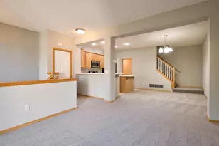 2315 Eagle Trace Ln, Woodbury, MN 55129 - Photo 4