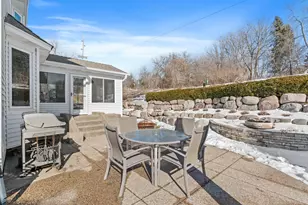 7215 Sunshine Dr, Eden Prairie, MN 55346 - Photo 4