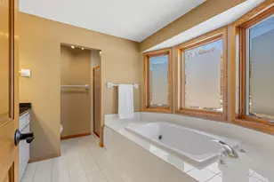 7215 Sunshine Dr, Eden Prairie, MN 55346 - Photo 38