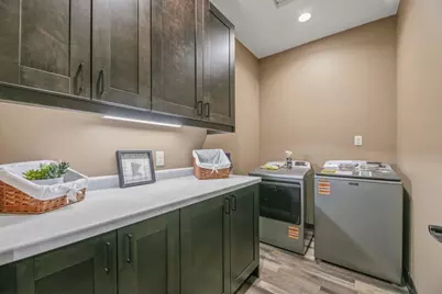 527 Miller Ave SW, Hutchinson, MN 55350 - Photo 18