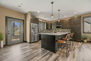 527 Miller Ave SW, Hutchinson, MN 55350 - Photo 4