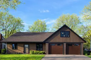 527 Miller Ave SW, Hutchinson, MN 55350 - Photo 2