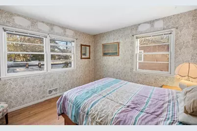 5057 Nine Mile Creek Circle, Bloomington, MN 55437 - Photo 10