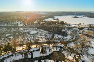 5057 9 Mile Creek Cir, Bloomington, MN 55437 - Photo 22