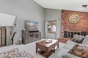 2347 Greenbrier Cir, Little Canada, MN 55117 - Photo 10