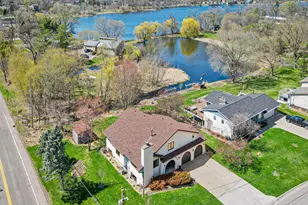 2347 Greenbrier Cir, Little Canada, MN 55117 - Photo 2