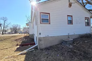 201 Euclid St, Alden, MN 56009 - Photo 6