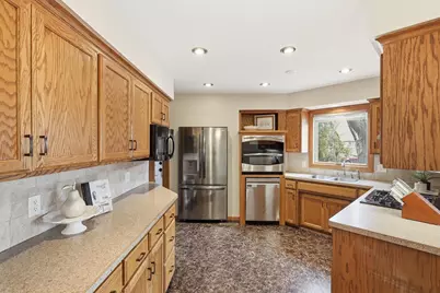 1412 10th Avenue W, Shakopee, MN 55379 - Photo 4