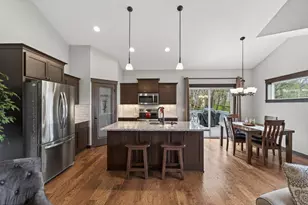 1305 Meadow Ct, Shakopee, MN 55379 - Photo 10