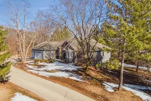 9125 Abbywood Rd, Chaska, MN 55318 - Photo 2