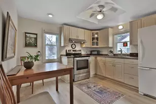 87 Quail St, Mahtomedi, MN 55115 - Photo 10