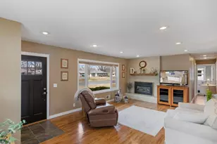 8131 Upton Ave S, Bloomington, MN 55431 - Photo 4